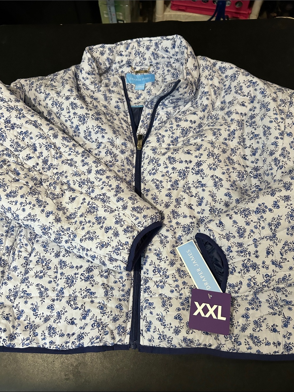 Women’s size 2 XL Draper James White Quilted Jacket with Navy Floral Print